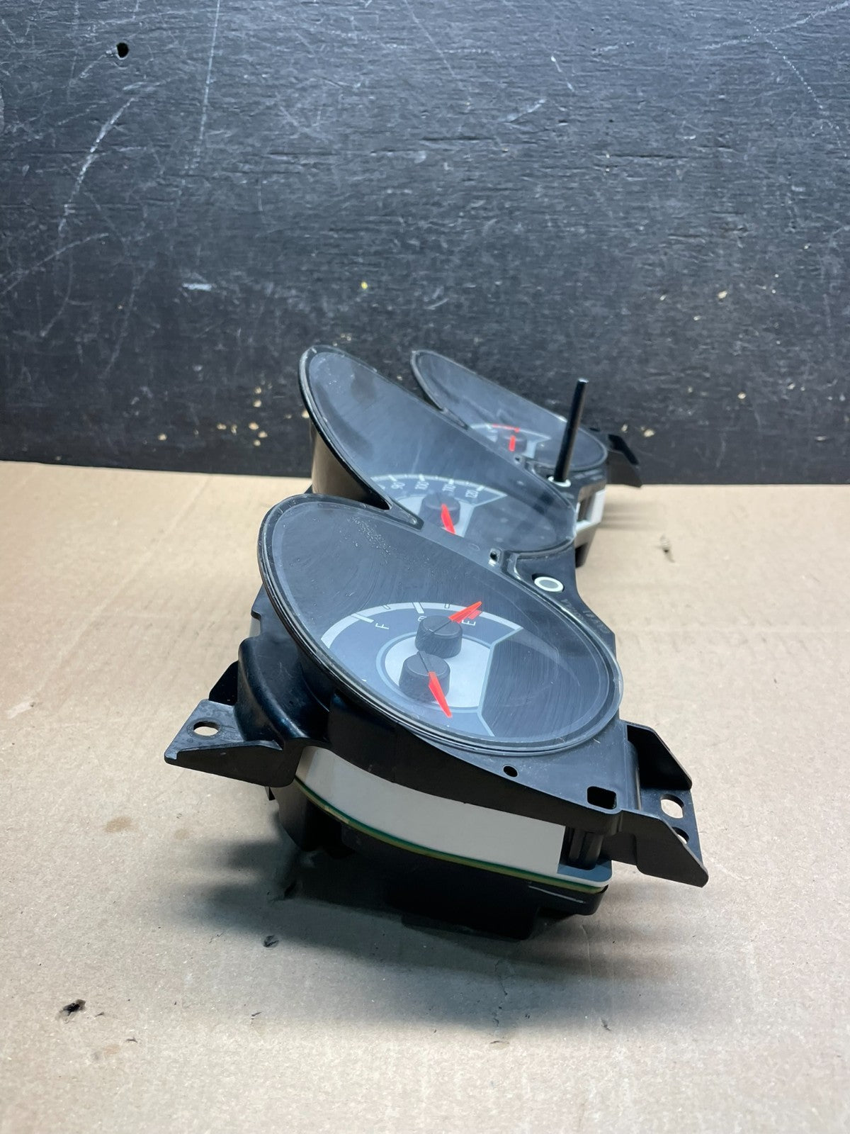2011 to 2014 Chrysler 200 Speedometer Instrument Cluster Gauges U1369 DG1