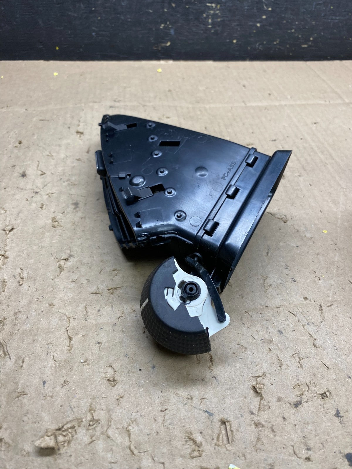 2013 to 2016 Ford Escape Left Driver Side Dash Air Vent Oem U4818 DG3