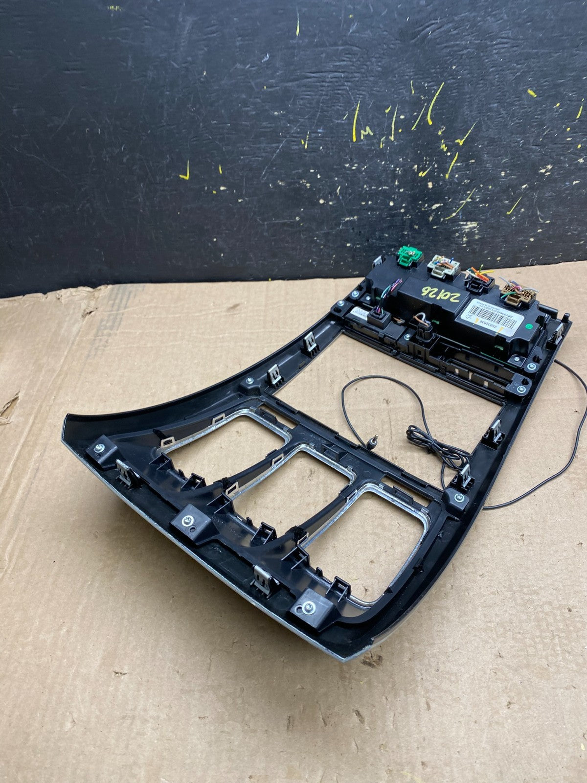 2007 - 2012 GMC Acadia A/C Heater Climate Control Radio Panel Bezel OEM z0126 DG7