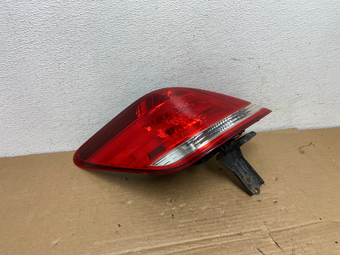 2005-2010 Toyota Avalon Left Driver Lh Side Tail Light AD3914 LK2