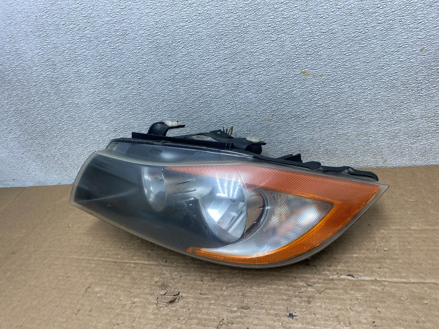 Halogen 2006 to 2008 BMW 3 Series Headlight Left Driver LH Oem Z3049 DW1