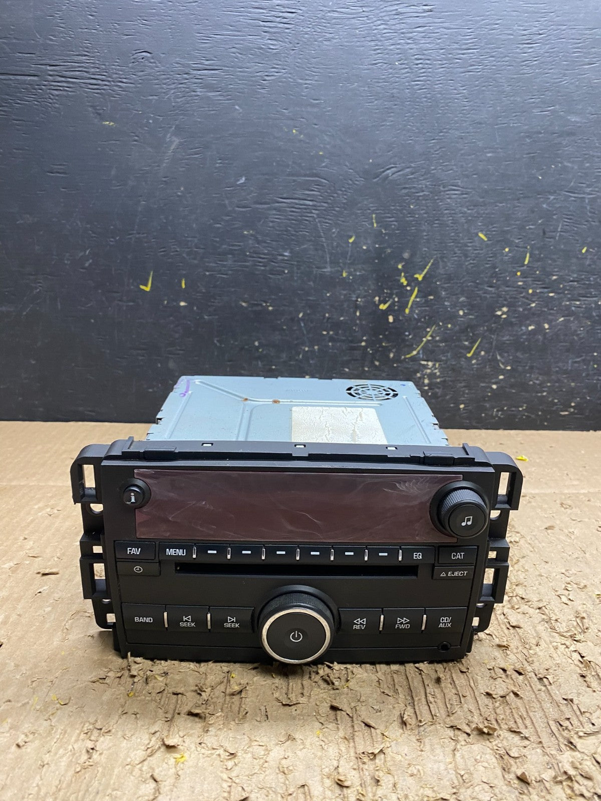 2007 Saturn Outlook Radio AM/FM CD MP3 AUX Receiver V9999 DG0