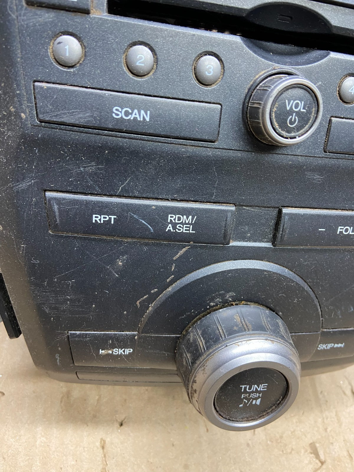 2011 to 2013 Honda Odyssey Radio AM/FM Control Panel X5741 DG1