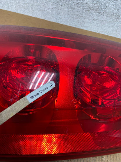 2007 to 2011 GMC Yukon Right Passenger RH Side Tail Light AE2727 LK4