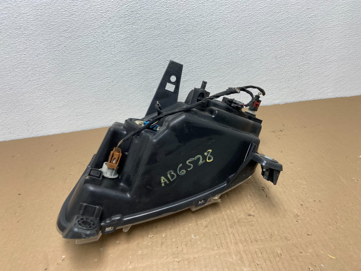 2011-2013 Jeep Grand Cherokee Right Passenger Halogen Headlight AB6528 DW7