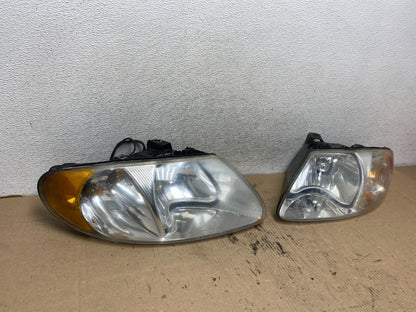 2001 to 2007 Dodge Caravan Left+Right Set Side Halogen Headlights AH1094 DG1