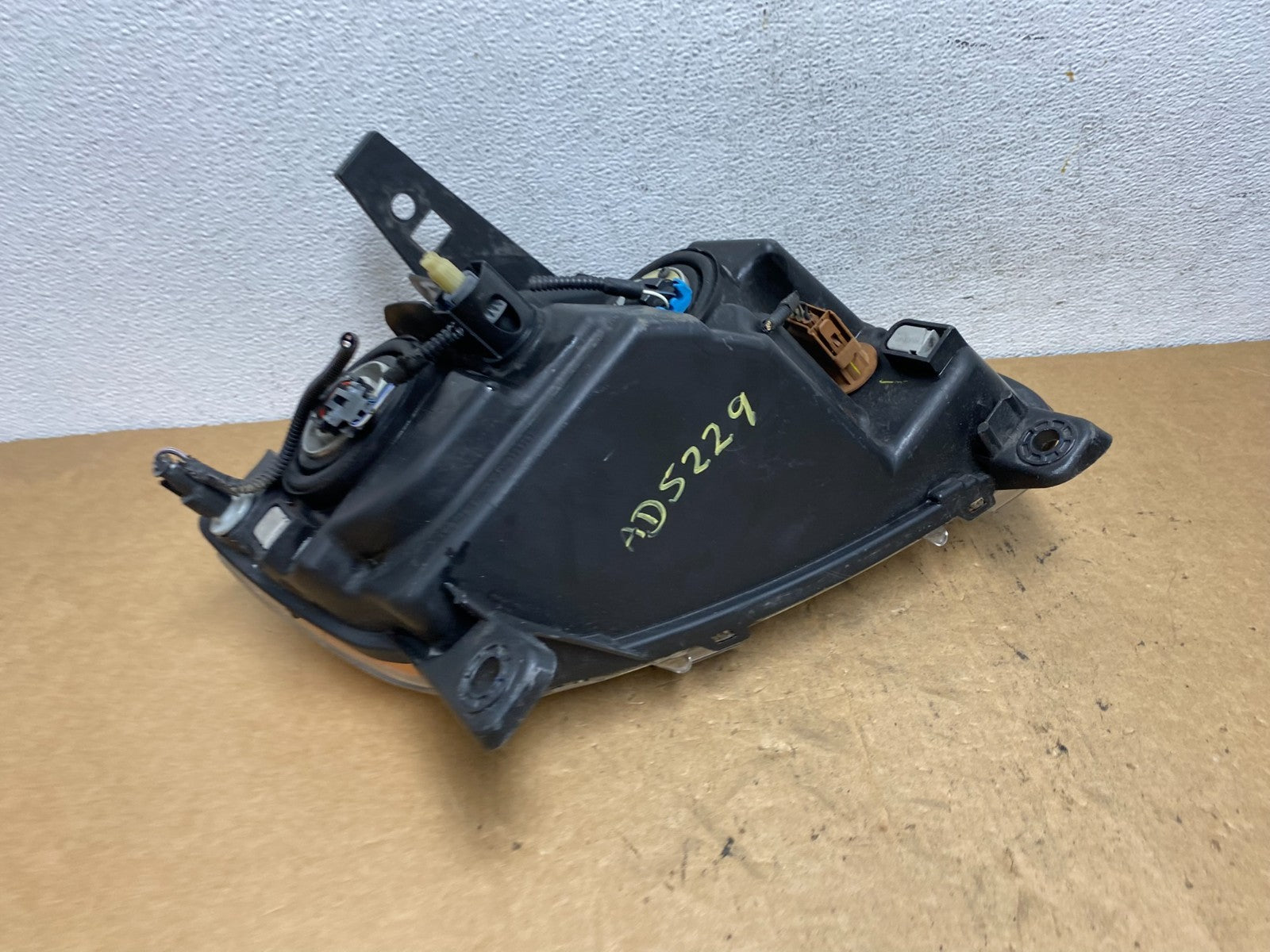 2011 to 2013 Jeep Grand Cherokee Halogen Left Driver Lh Headlight AD5229 DW7