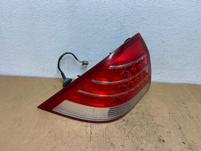 2005 to 2007 Mercury Montego Left Driver LH Side Tail Light AD0668 DW2