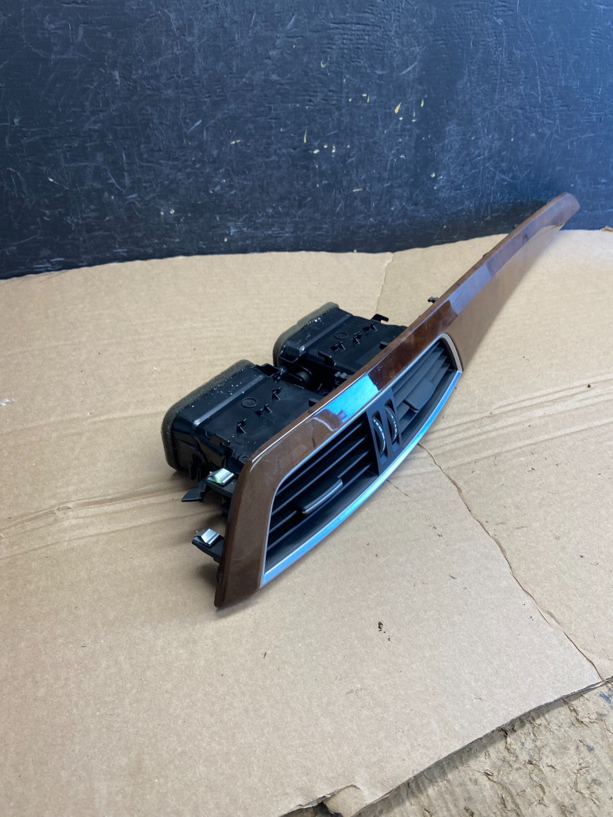 2008-2014 Mercedes Benz C Coupe W204 Cover Panel Center Air Vent AF1804 DG1