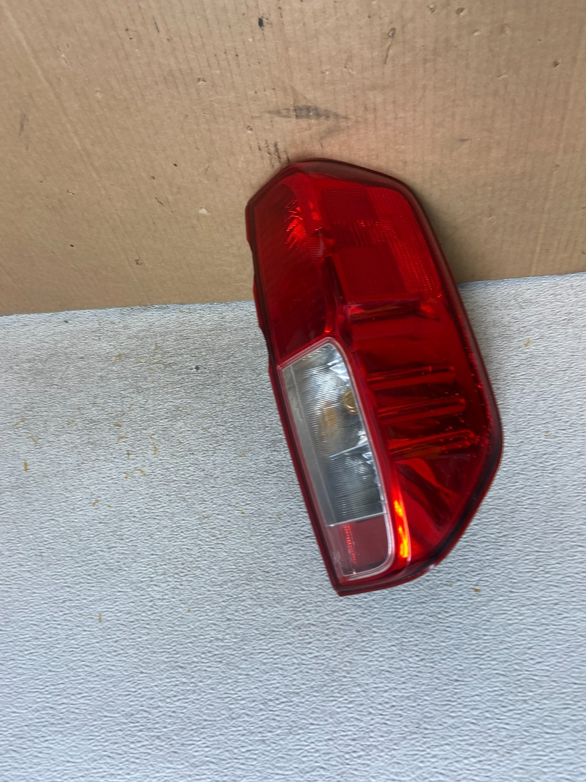2005 to 2014 Nissan Frontier Right Passenger RH Side Tail light AI8505 LK2