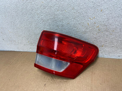 2011-2013 Jeep Grand Cherokee Right Passenger Side Rh Tail Light AI8420 LK1