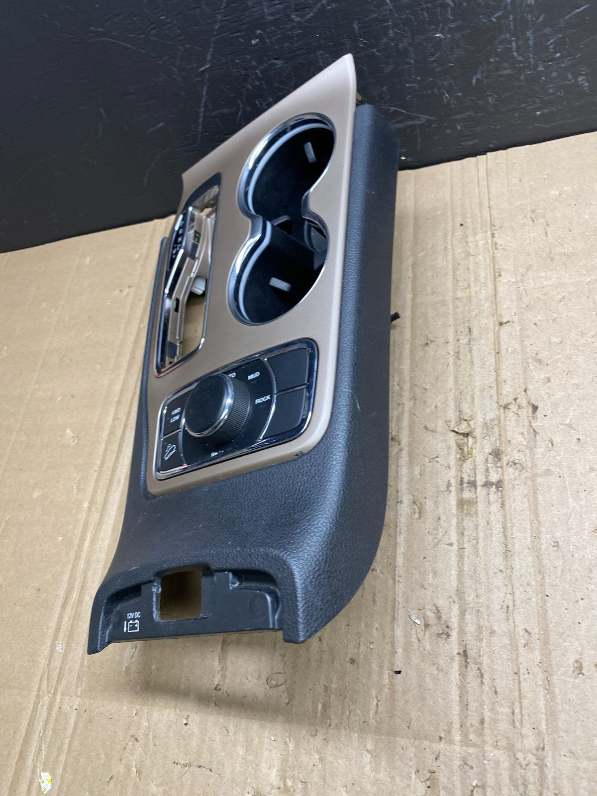 2014-2015 Jeep Grand Cherokee Center Console Shifter Cup Holder Bezel AB9043 DG1