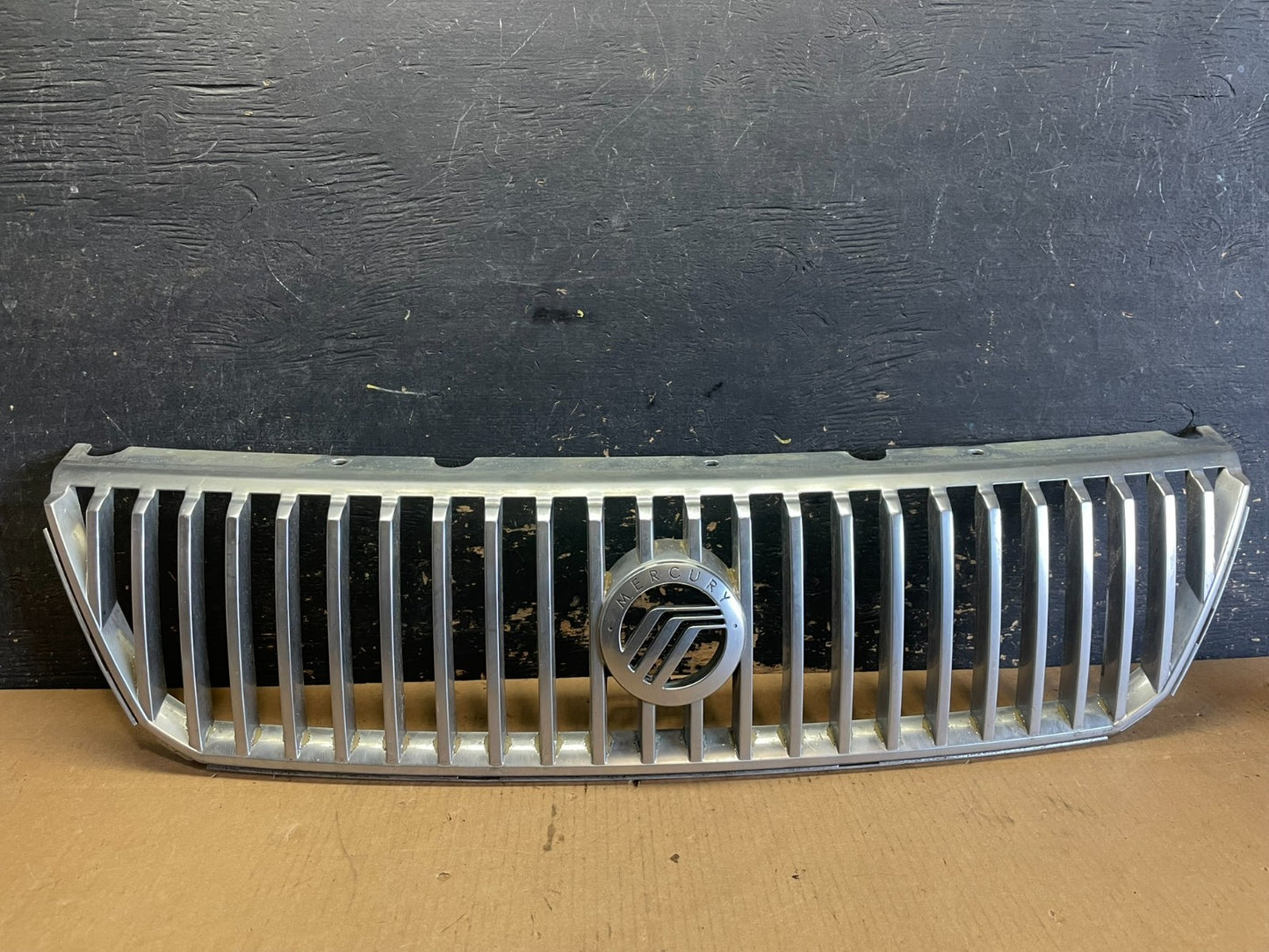 2004 to 2007 Ford Freestar Front Grill Grille 3F23-17K945 OEM AA2248 DG0