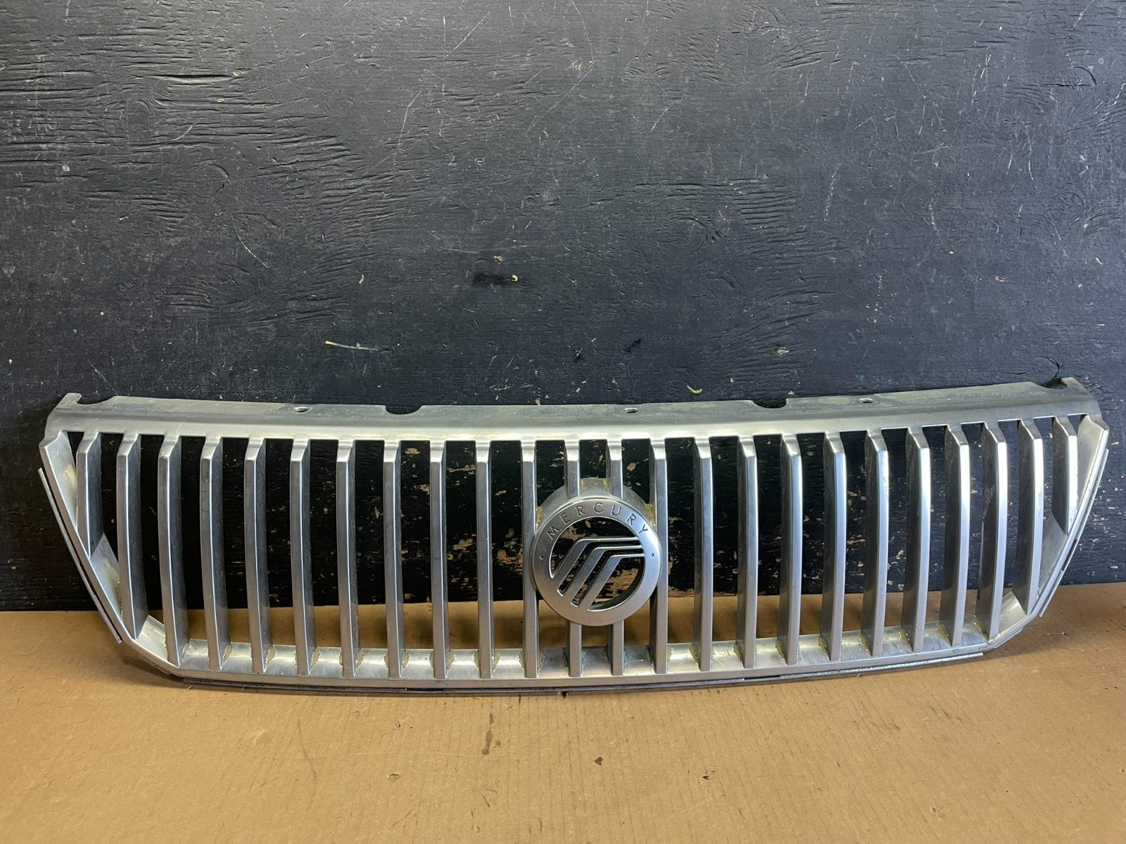 2004 to 2007 Ford Freestar Front Grill Grille 3F23-17K945 OEM AA2248 DG0