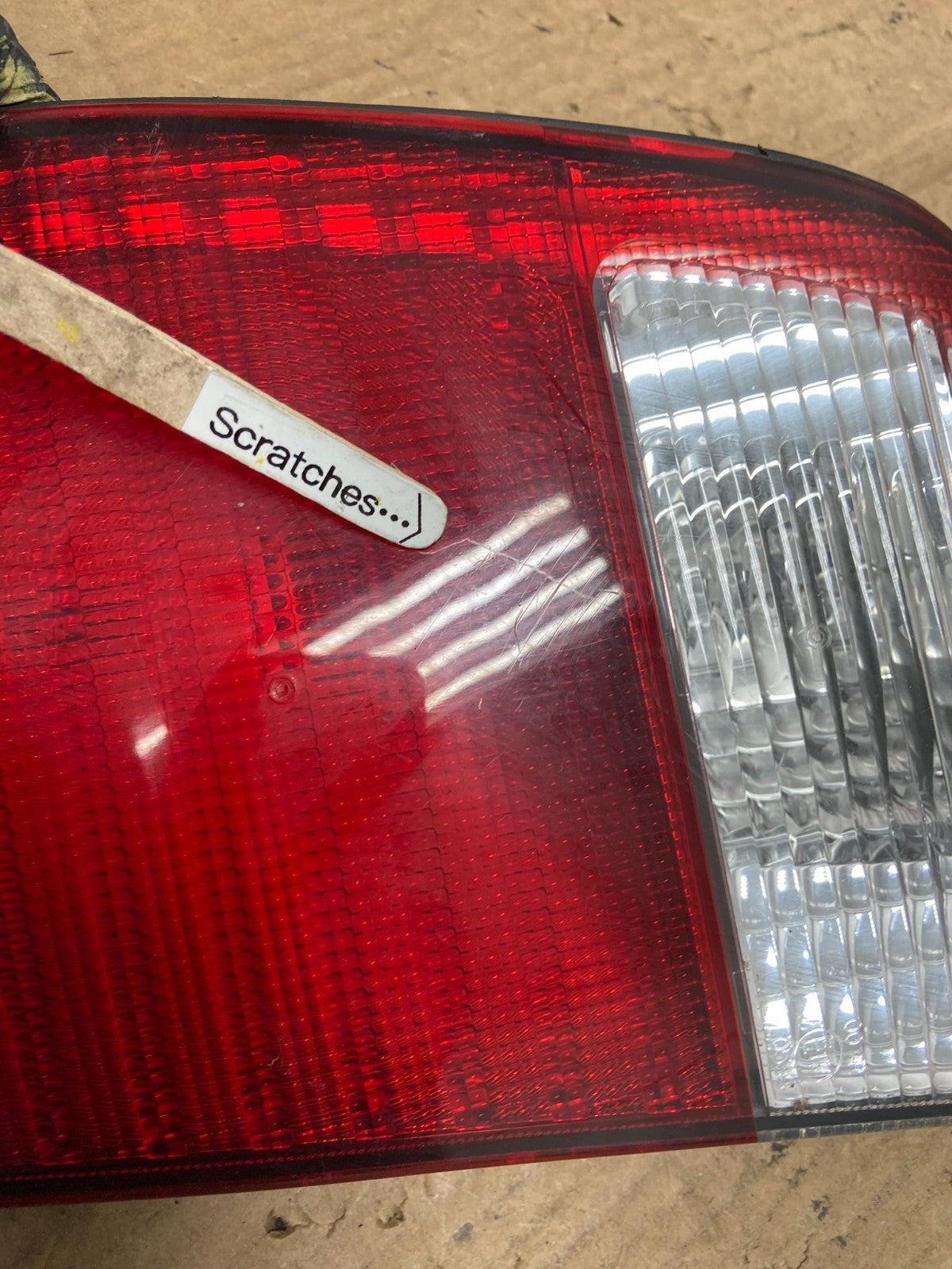 2001 2002 Subaru Forester Right Passenger RH Inner Lid Tail Light Oem AA66343