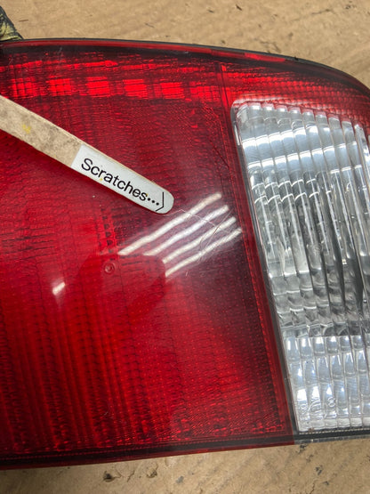 2001 2002 Subaru Forester Right Passenger RH Inner Lid Tail Light Oem AA66343