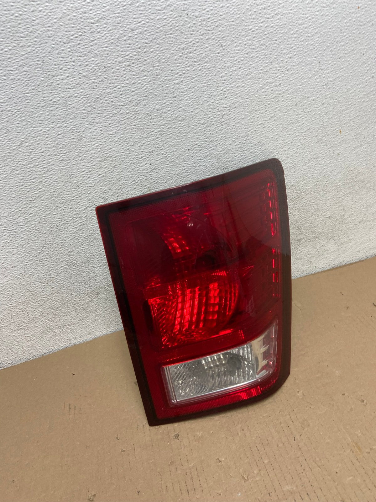 2007 to 2010 Jeep Grand Cherokee Right Passenger Tail Light AF3080 LK2