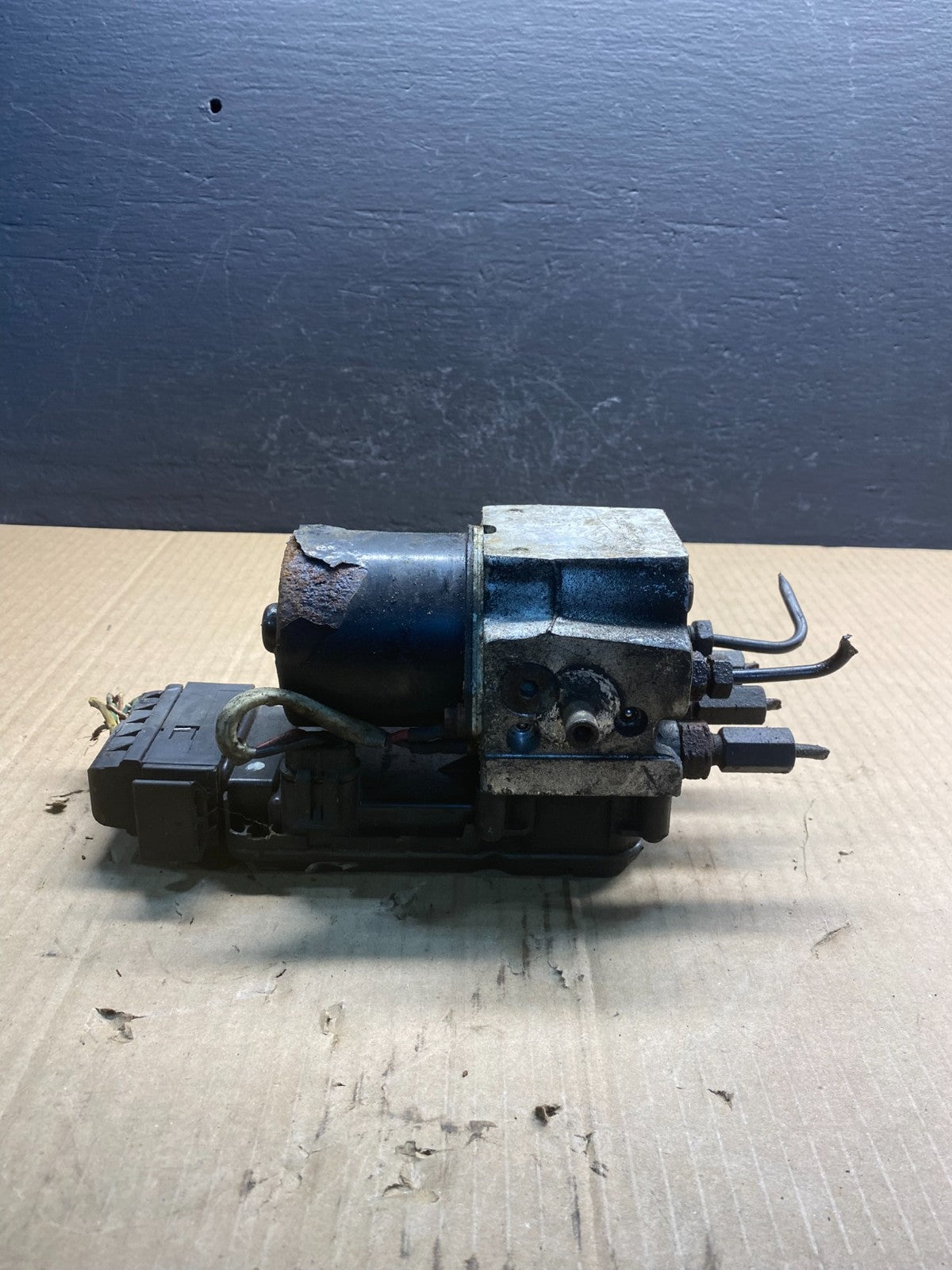 2003 2007 Ford E250 E350 Anti-Lock ABS Antilock Brake Pump AC0898 DG2