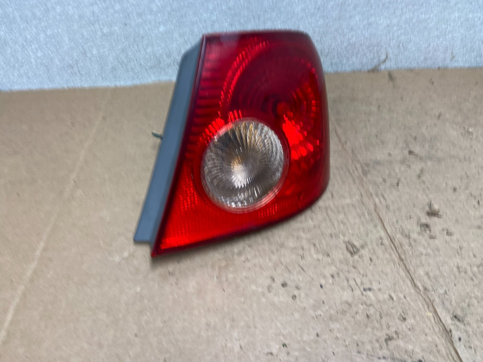 2006 - 2008 Toyota Corolla Right Passenger RH Side Tail light AA4069 DW2