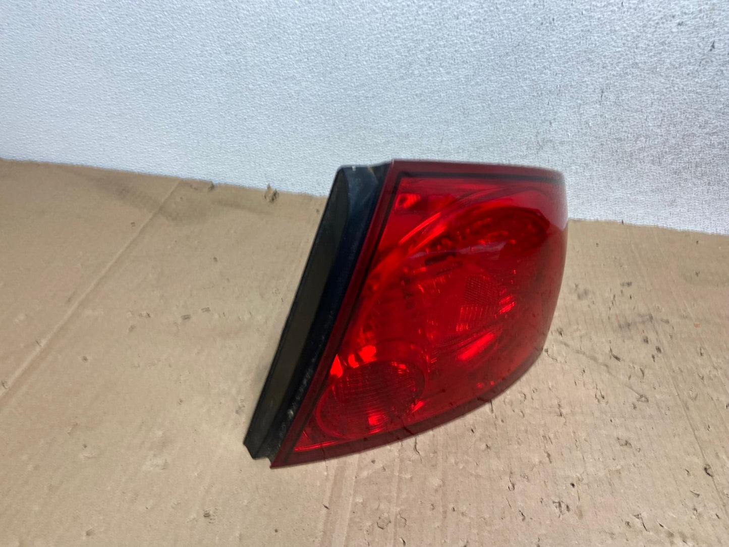 2004 2005 2006 Nissan Sentra Right Passenger Rh Side Tail Light AE9298 LK2