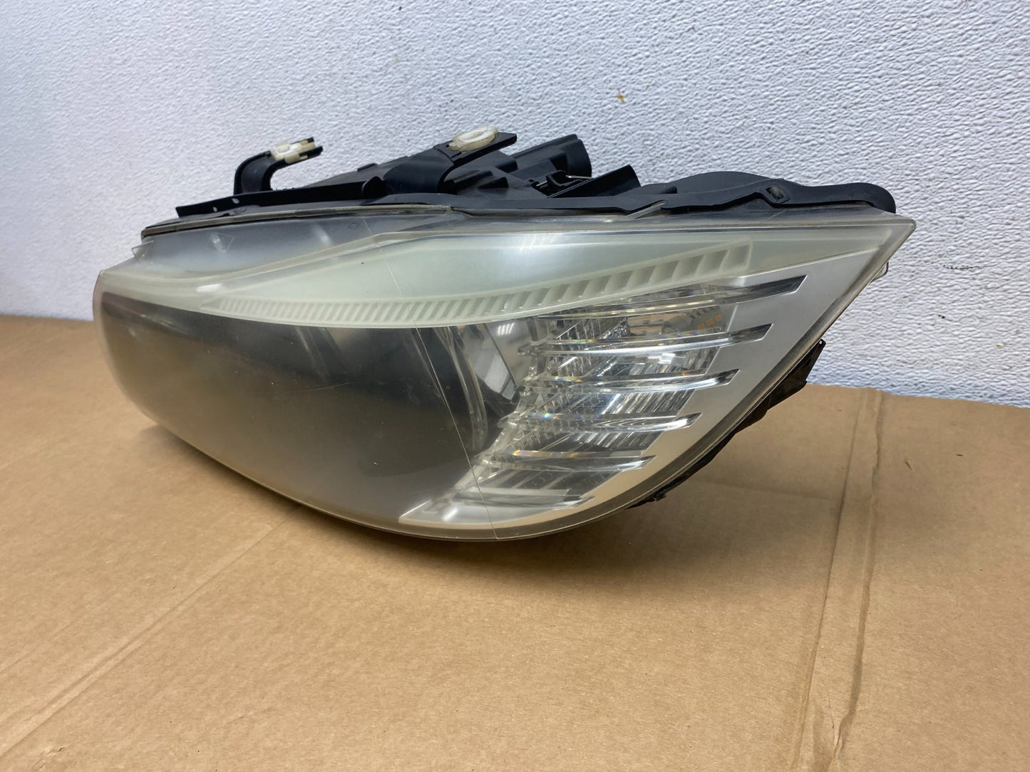 2009-2011 Bmw 3 Series 328i 4/D Sedan Left Driver Headlight Halogen AD0715 DW1