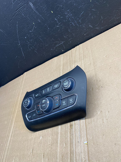 2019 to 2023 Jeep Cherokee Heater Climate Temperature Control AB8789 DG2