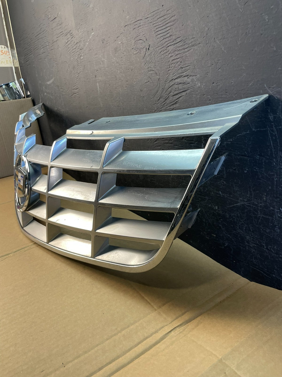 2006 to 2011 Cadillac DTS Front Bumper Upper Grille Grill AC5257 DG2