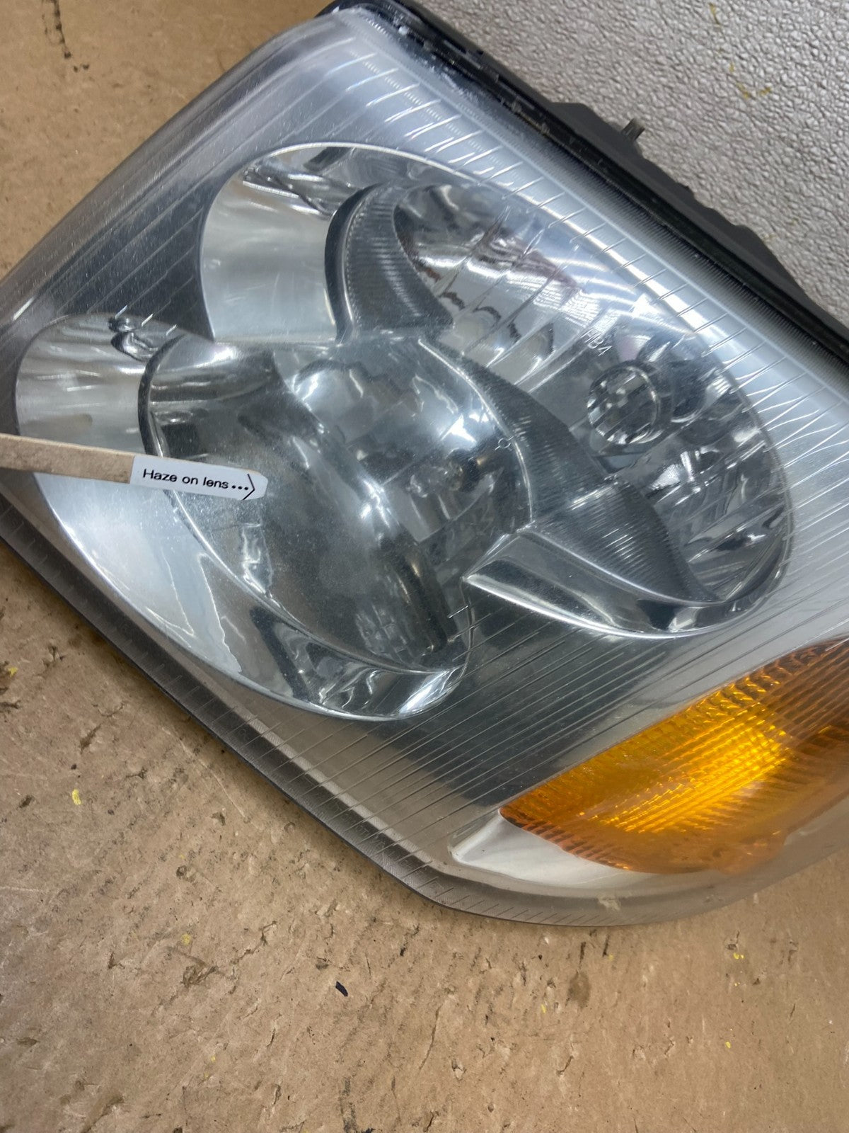 2002 to 2009 Gmc Envoy Left Driver Lh Side Headlight Halogen Oem Z9258 DW4