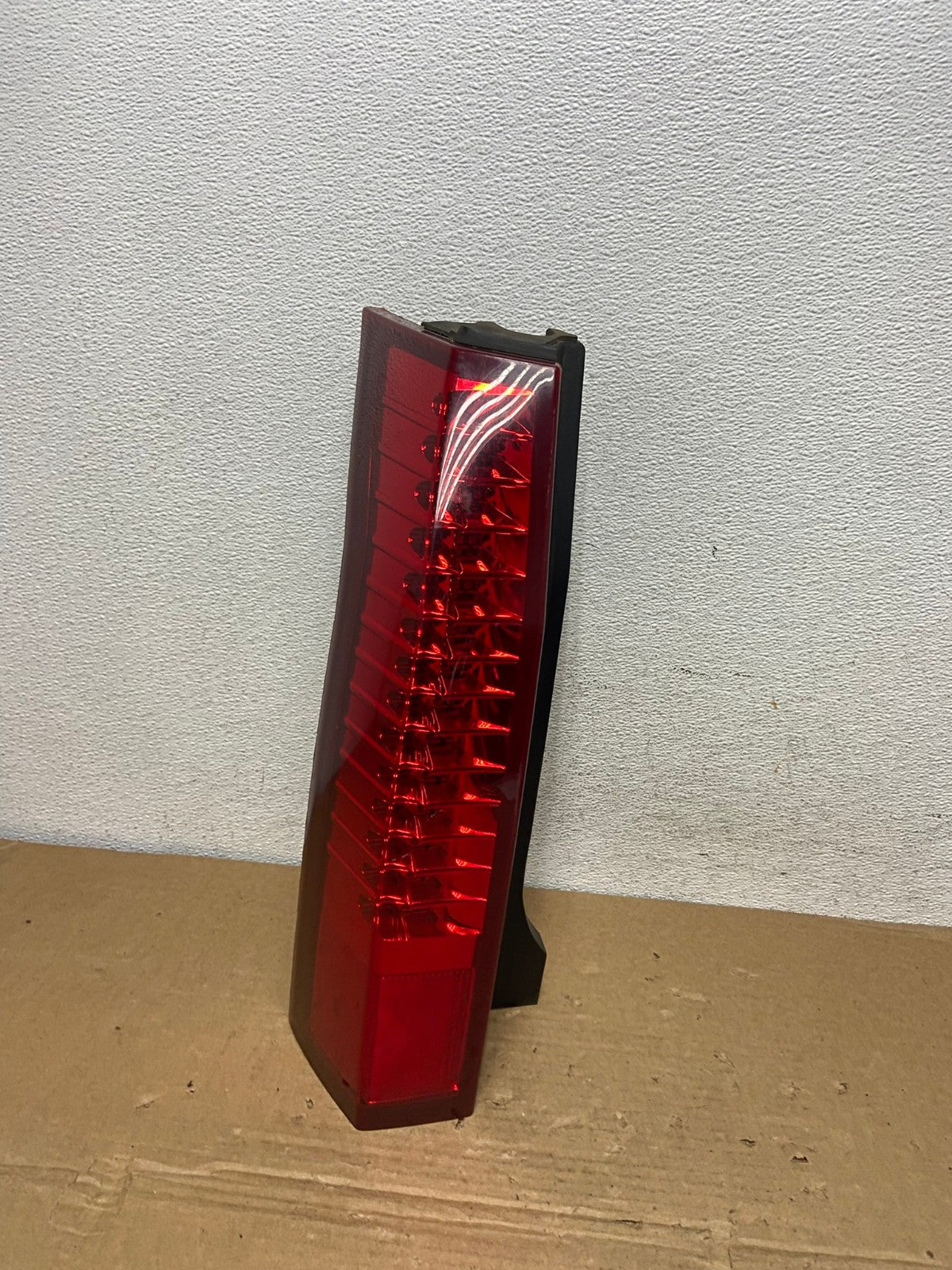 2004 to 2009 Cadillac Srx Left Driver LH Side Tail Light AD3926 LK0