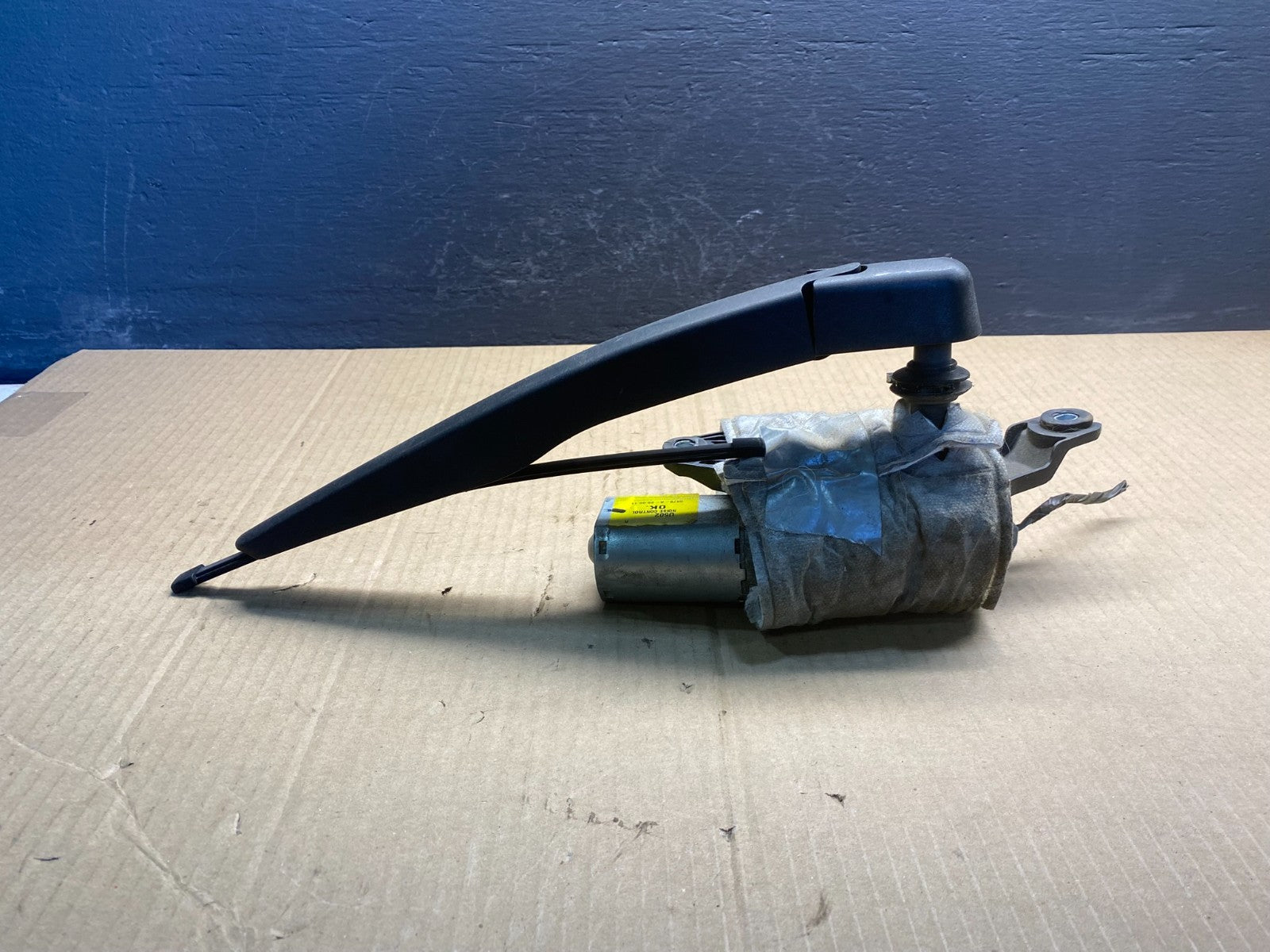 2011 to 2019 Ford Explorer Rear Windshield Wiper Motor OEM AC0872 DG3