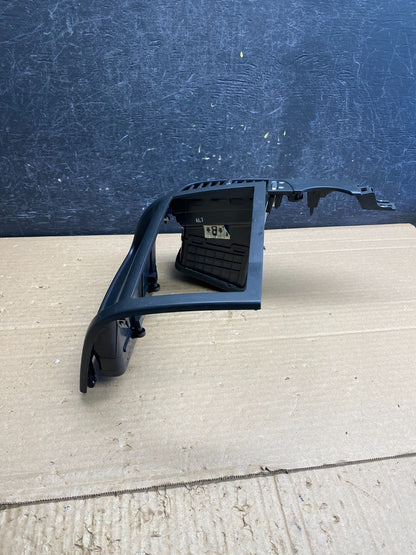 2006-2012 Hyundai Entourage Sedona Center Radio Clock Bezel Air Vent AG0200 DG2