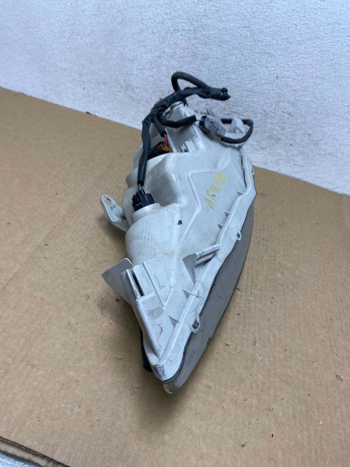 2005 to 2006 Toyota Camry Right Passenger RH Halogen Headlight AF9598 DW8