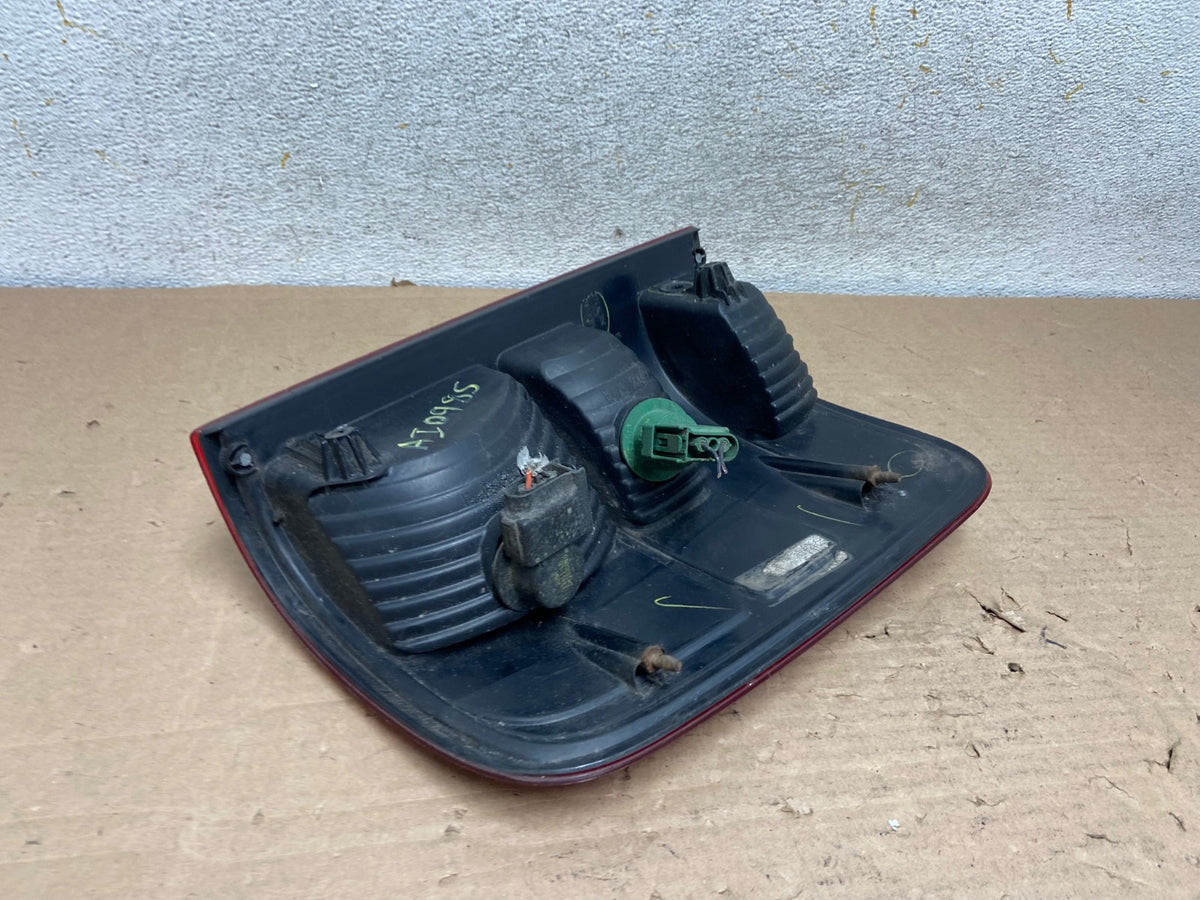 2004 to 2008 Ford F150 F-150 Right Passenger RH Side Tail Light AI0985 LK4