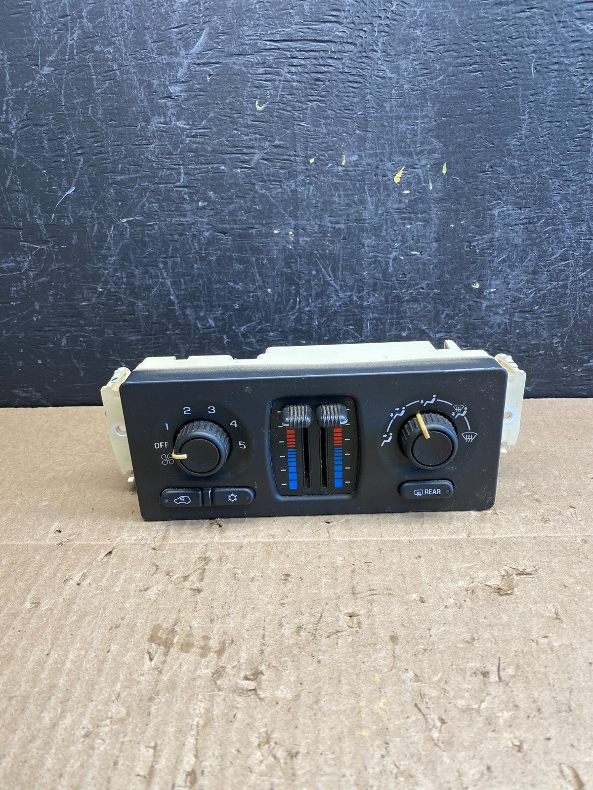2003 to 2006 Chevrolet Silverado HVAC Heater Climate Control Module AC9082 DG0