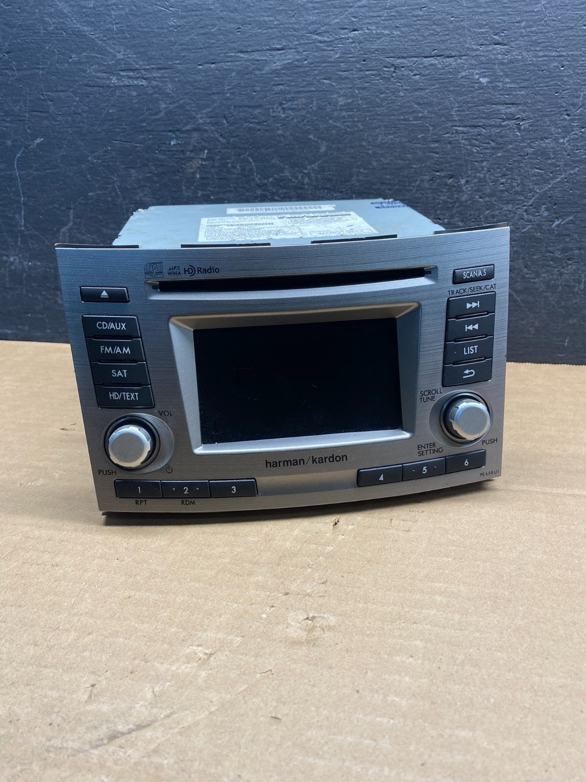 2013 to 2014 Subaru Outback Legacy Am Fm Cd Player AM/FM Radio AD7607 DG0