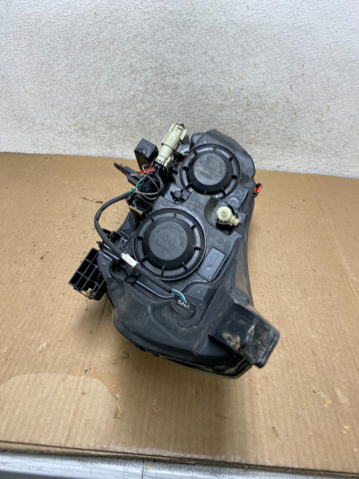 2013 - 2015 Chevrolet Malibu Right Passenger Halogen Headlight AI9034 DW7