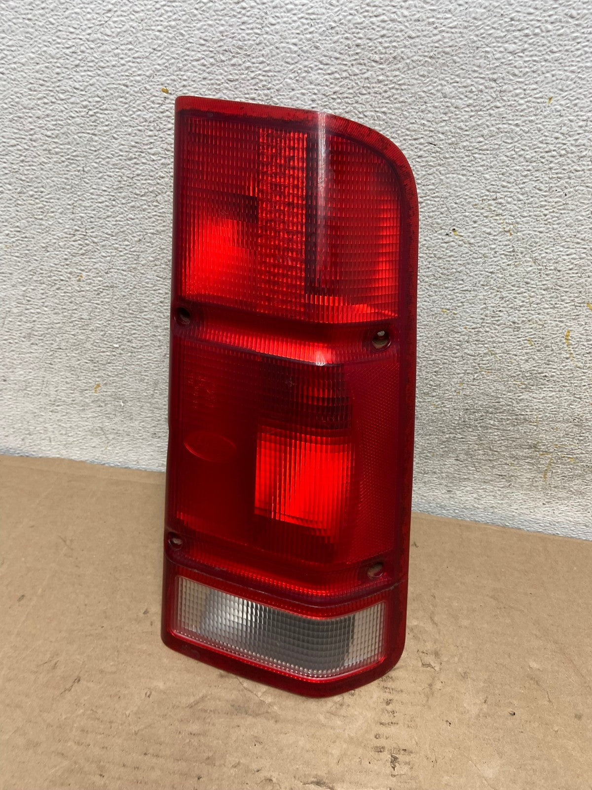 1999 - 2002 Land Rover Discovery Right Passenger Side Tail Light AH9451 LK0