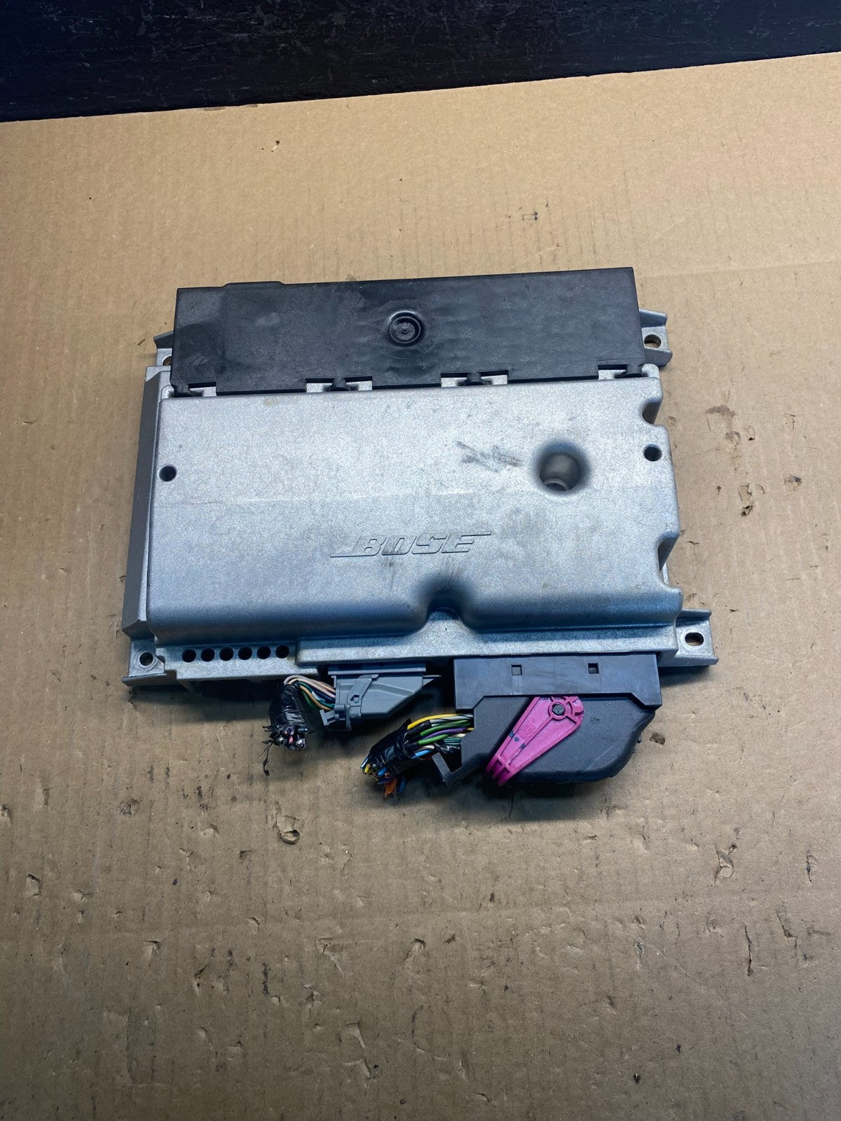 2005 to 2011 Cadillac STS Bose Radio Stereo Audio Amplifier Amp AC2611 DW0