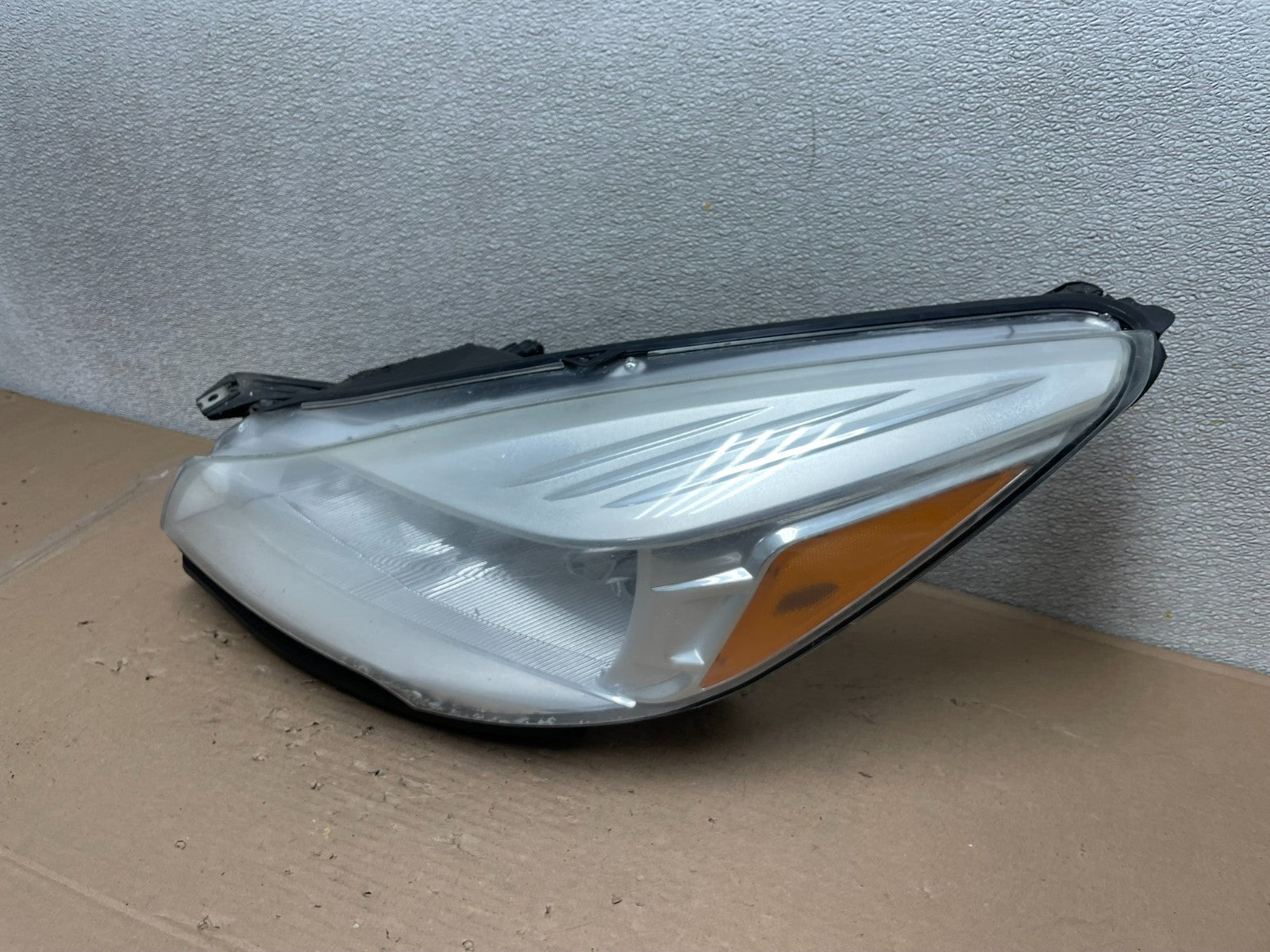 2013 - 2016 Ford Escape Headlight Left Driver Lh Side Halogen AB0049 DW1