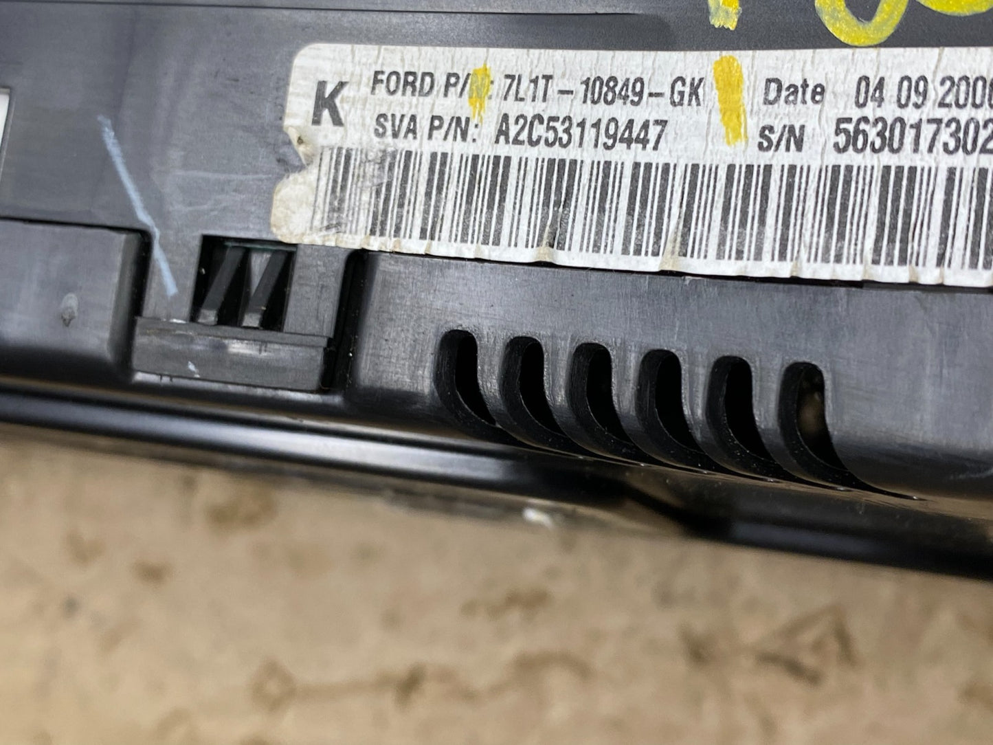 2007 to 2014 Ford Expedition Speedometer Cluster Gauge U4851 DG7