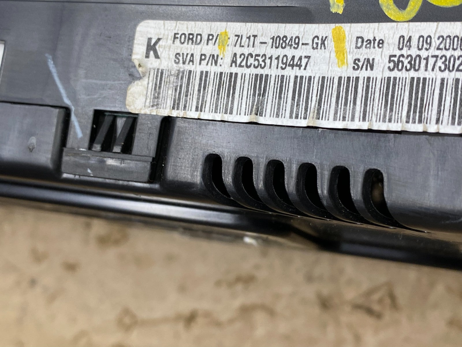 2007 to 2014 Ford Expedition Speedometer Cluster Gauge U4851 DG7
