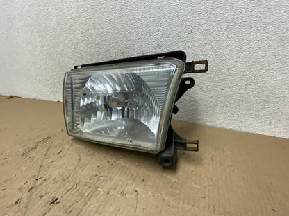 1996 to 2002 Toyota 4Runner Halogen Right Headlight AG8080 DW2