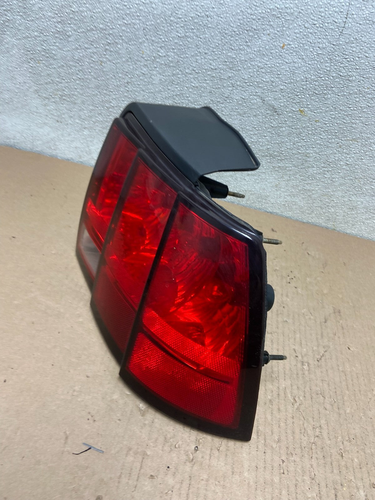 1999-2004 Ford Mustang Right Passenger Rh Side Tail Light AD2435 LK1