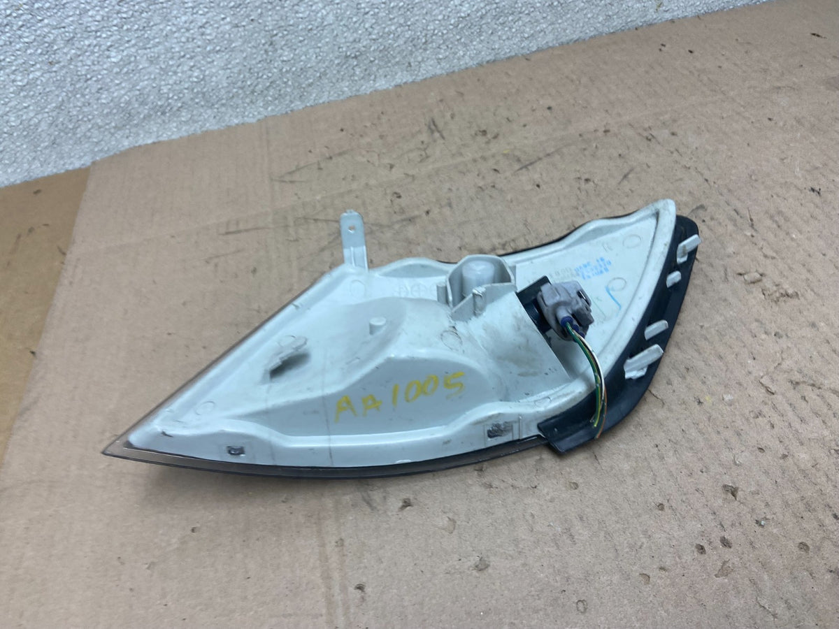 1997 to 1999 Lexus ES300 Right Passenger RH Side Turn Signal aa1005 DG4