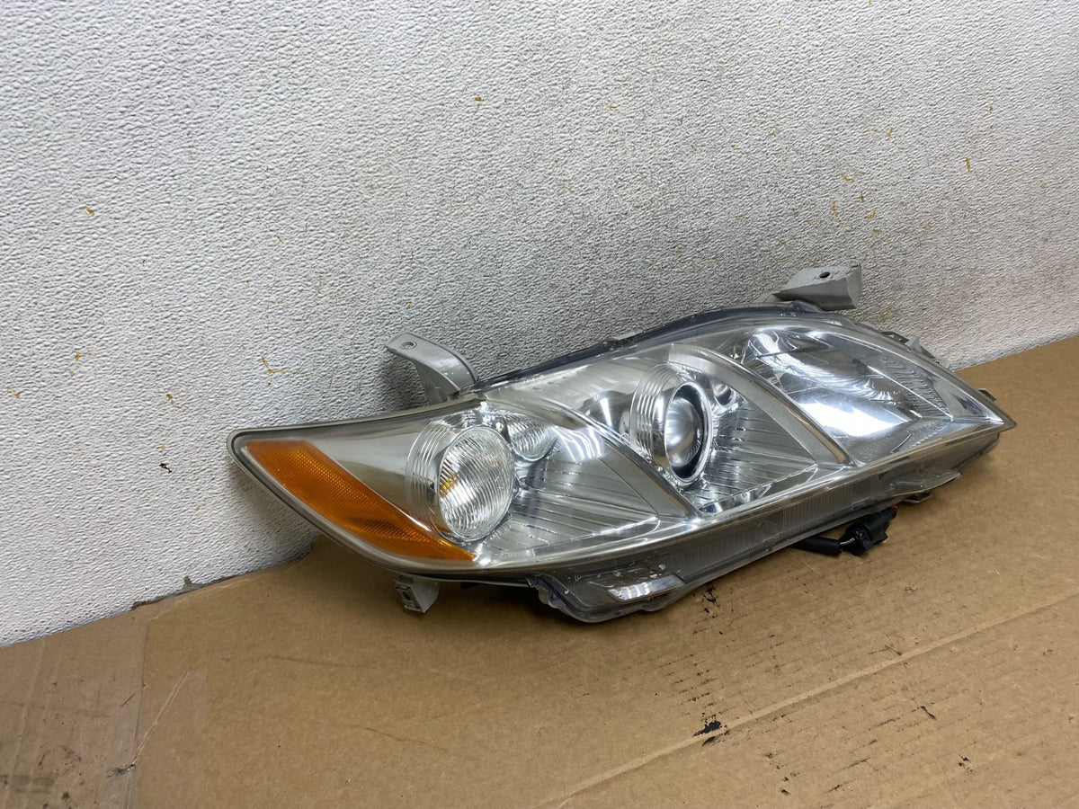 2007 - 2009 Toyota Camry Halogen Right Passenger Headlight AH7786 DW1