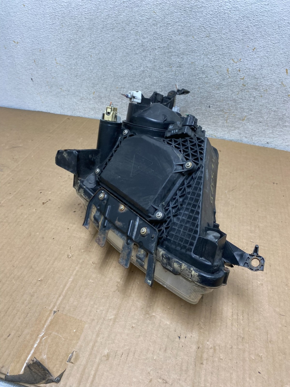 2004 - 2005 Toyota Prius Left Driver Lh Xenon HID Headlight AI8875 DW6