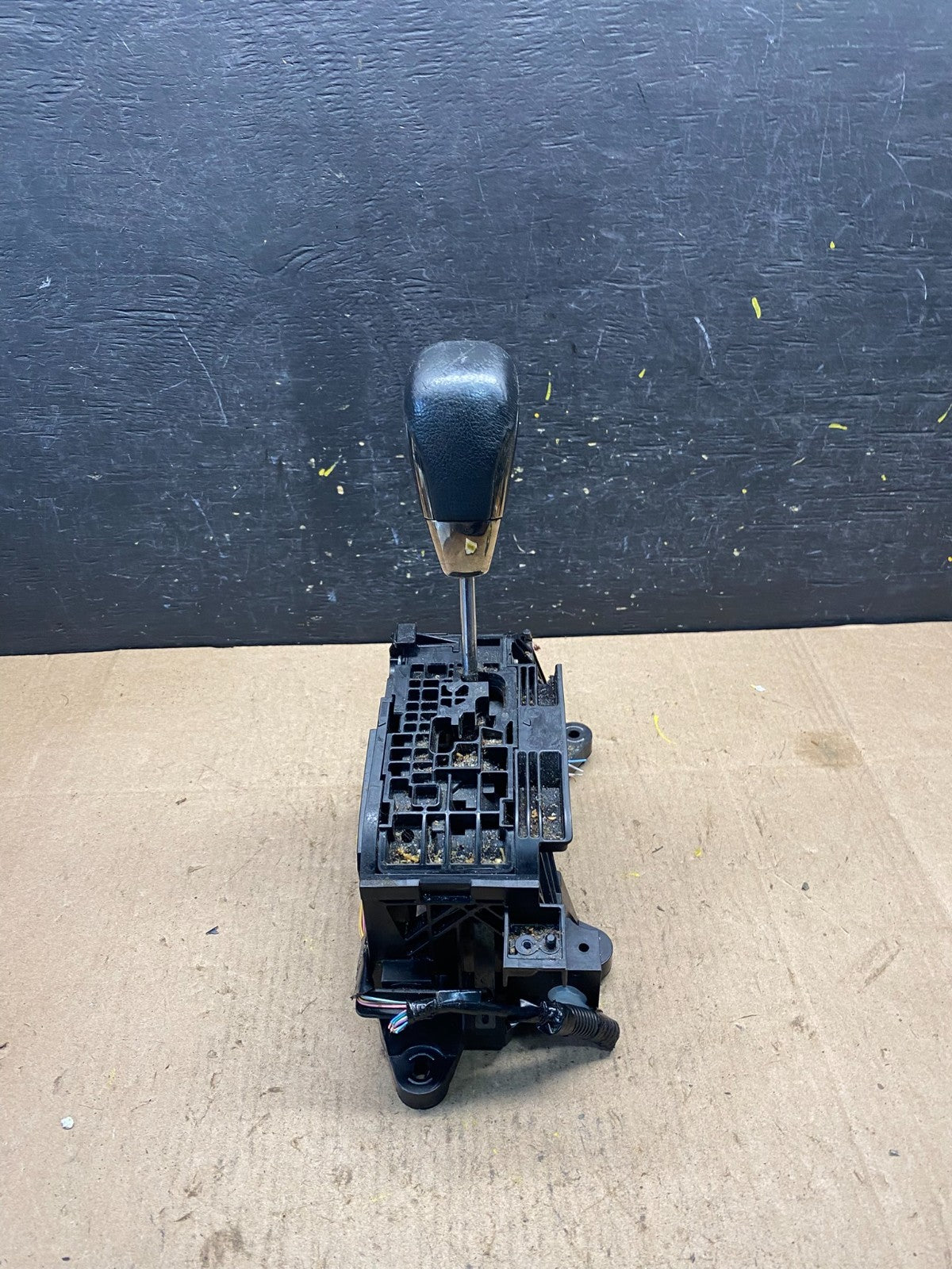 2013 to 2017 Toyota Avalon Automatic Transmission Gear Floor Shifter R8409 DG0