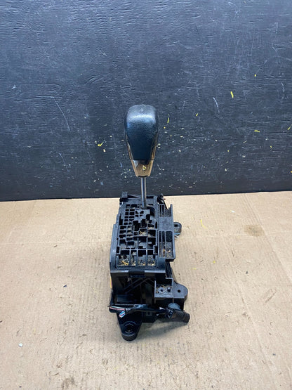 2013 to 2017 Toyota Avalon Automatic Transmission Gear Floor Shifter R8409 DG0