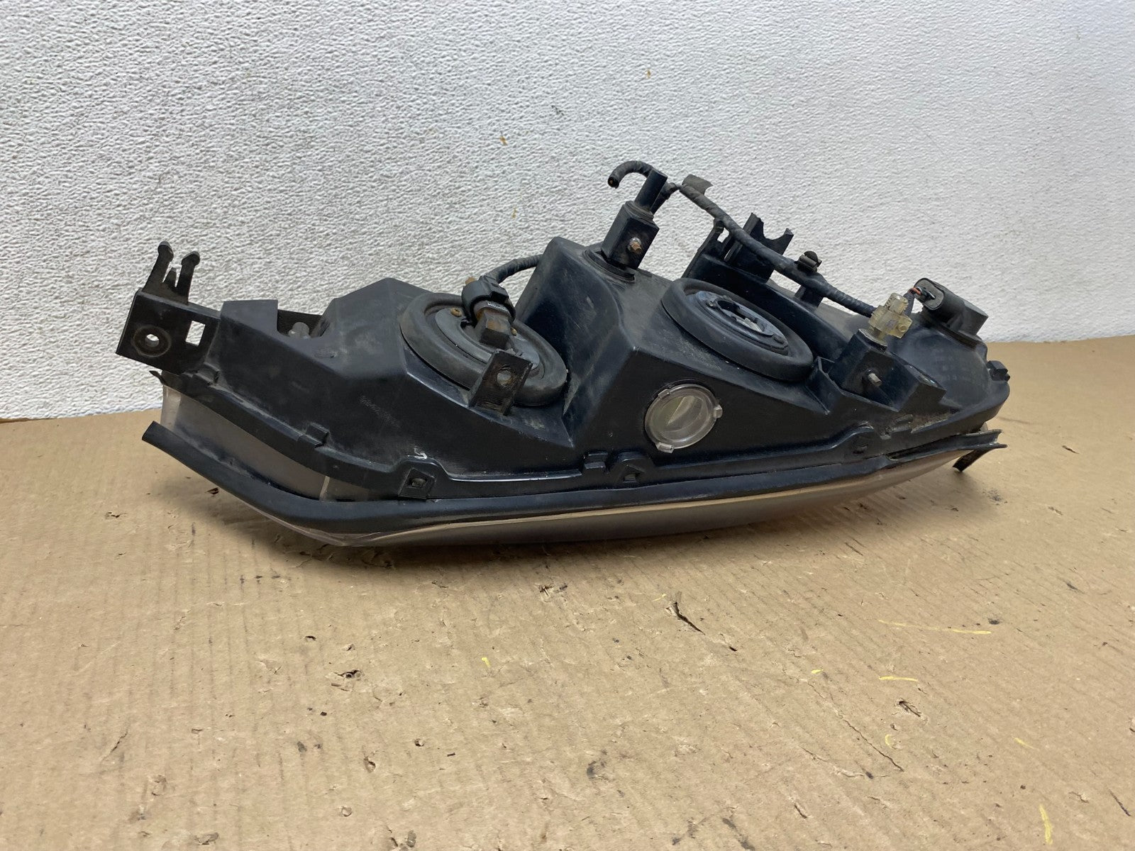 2000 to 2002 Lincoln Ls Left Driver Lh Side Headlight Halogen AG8019 DW7