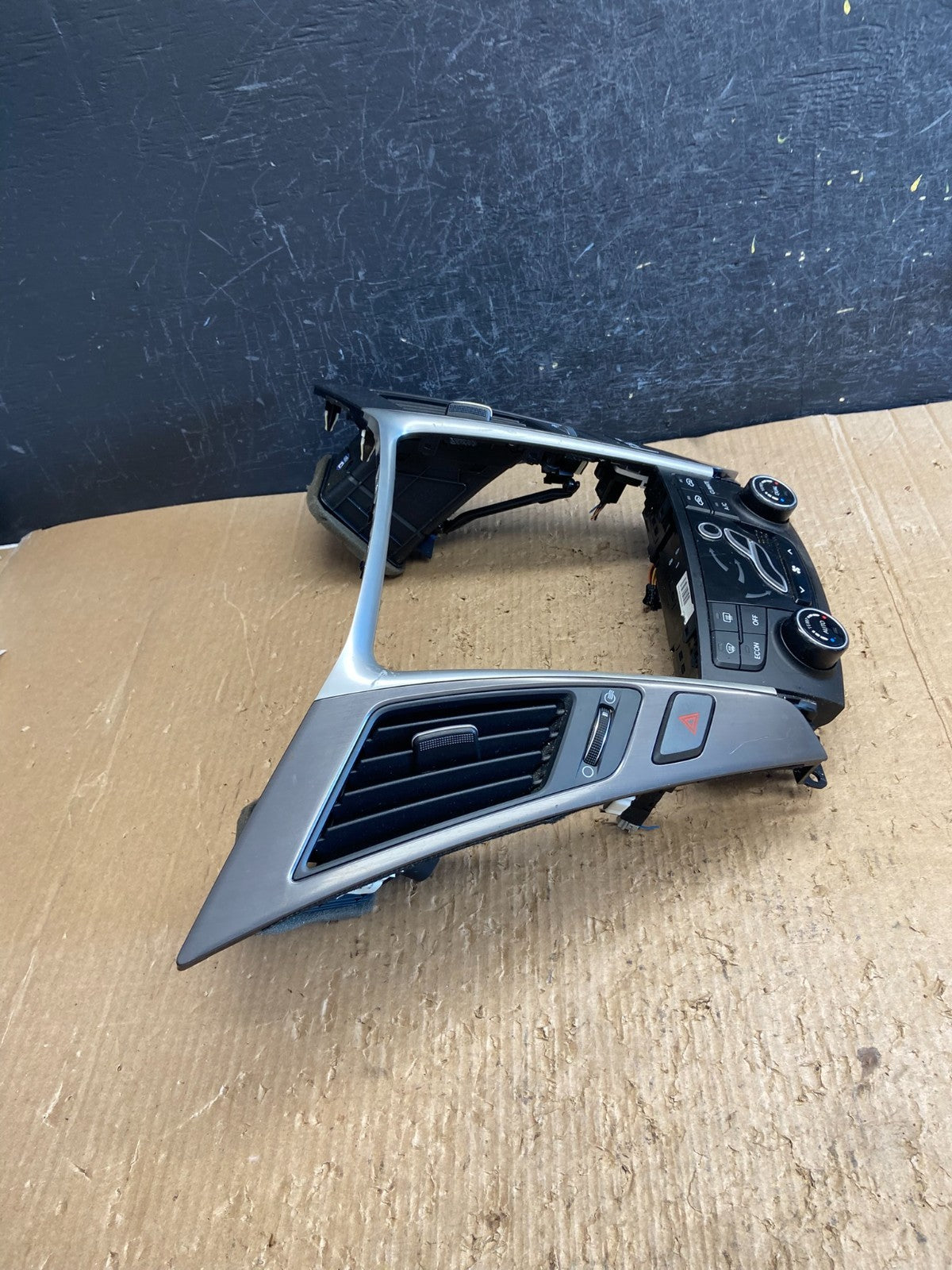 2011 - 2014 Hyundai Sonata Center Radio Climate Control Air Vent Bezel AF1608 DG1